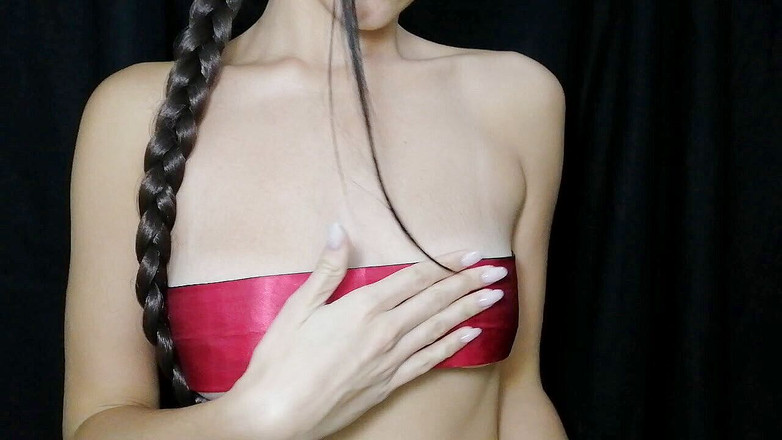 Nipple Stock: हॉट नग्न लड़की अपने स्तनों के साथ खेलती है