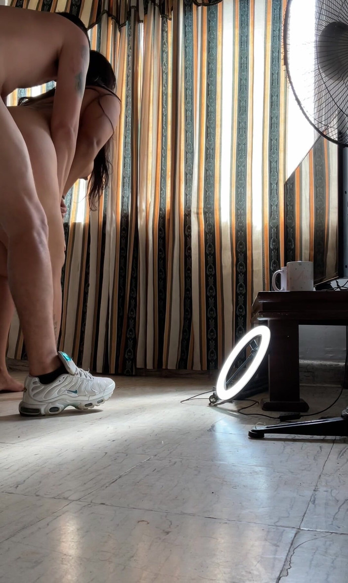 Monozion: Полноценный домашний с мексиканской женой мы делаем это стоя, просит меня больше не делать