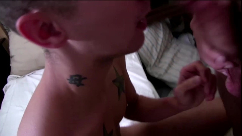 Boys half-way house: Apertura di culo vergine di 18 anni