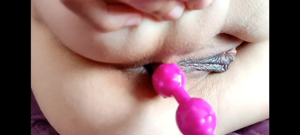 Hotlia: Masturbare anală cu bile