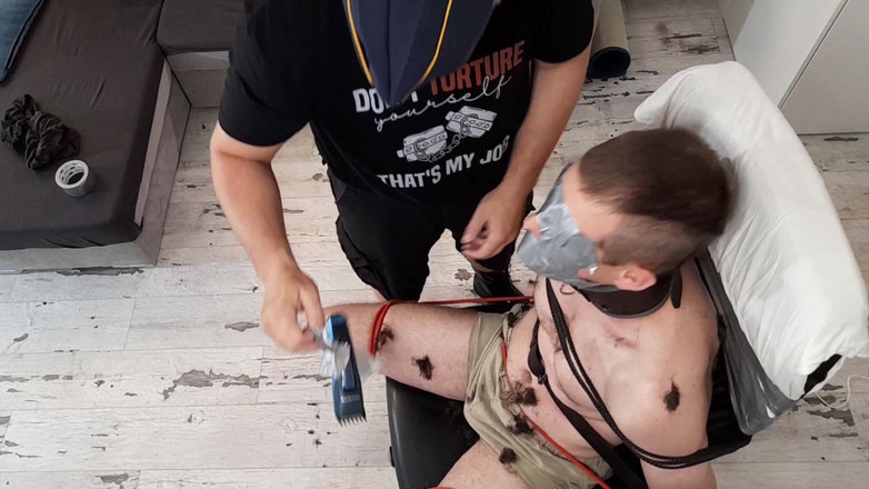 Master Dansan: 椅子の上のおもちゃ