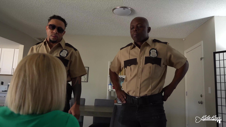 Kyla Keys: De lawaaierige buurvrouw