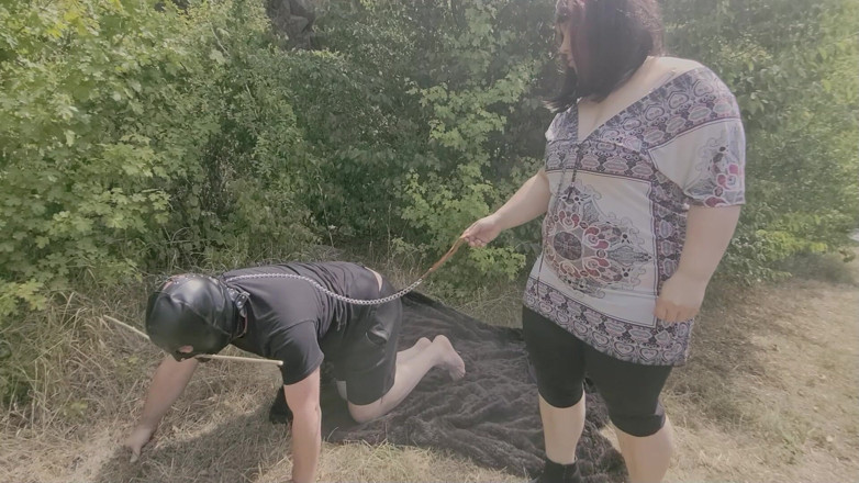 Femdom-Team-German: Walk with Fresh Ns: Outdoor Humiliation and Pleasure
