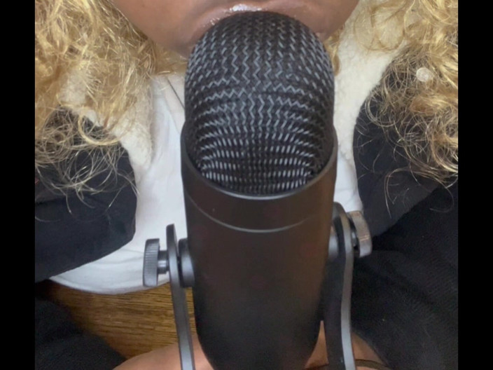 Anye Meshell: Asmr Bercium & Menjilat!