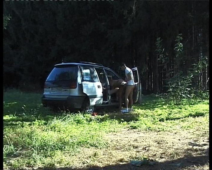 Dark Holes: Aku lagi asik ngentot kontolku sampai aku crot di dalam