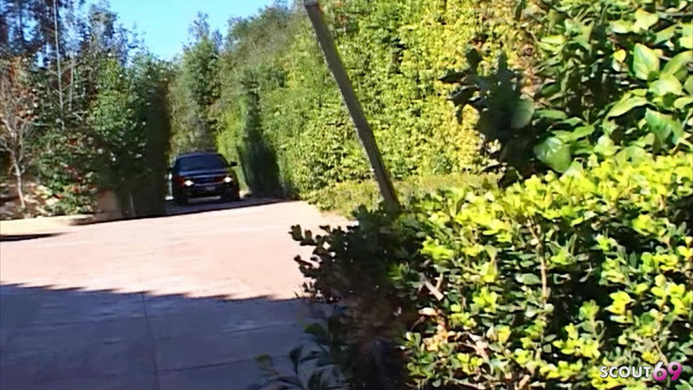 Full porn collection: Patrigno con un grosso cazzo scopa l'arrapata ragazza magra vanessa...