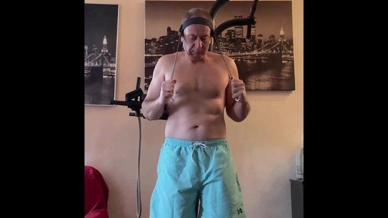 Alex Art: 체육관 속 영화