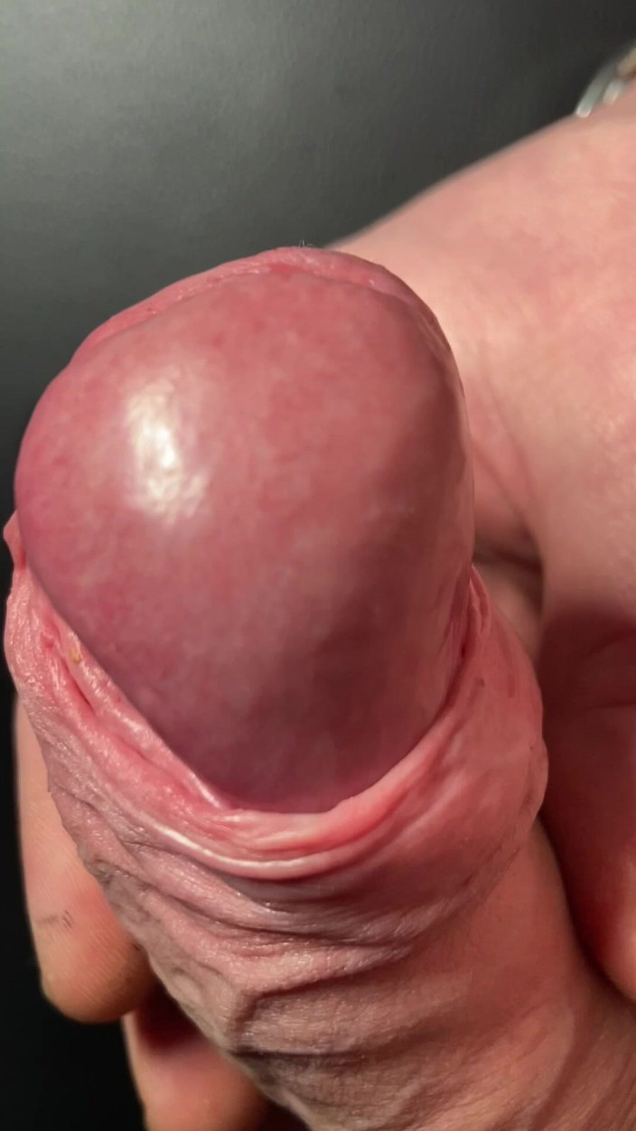 Foreskinguy: 巨大な包皮未割りのチンコオナニー