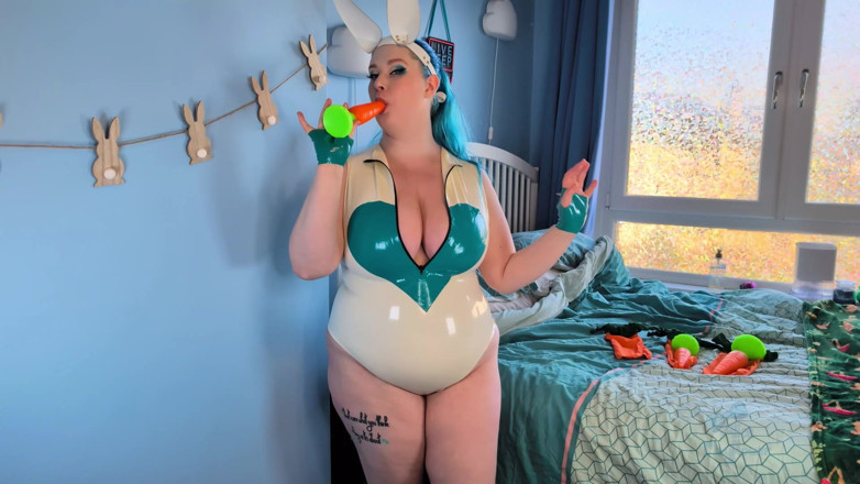 Alice_Mayflower_Scottish: Tavşan kız fışkırtıyor ve anal seks - solo kız