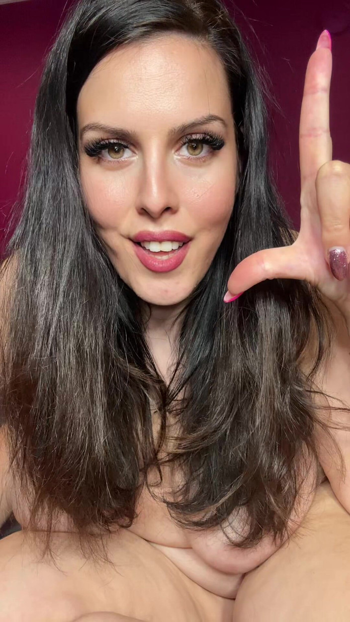 Young_strawberry: 你在俱乐部打我，但没有告诉我你的尺寸