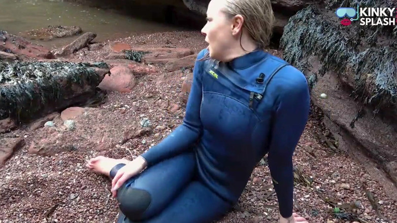 UKCuteGirl Lucy Lauren: Slaný neoprén sání děvky