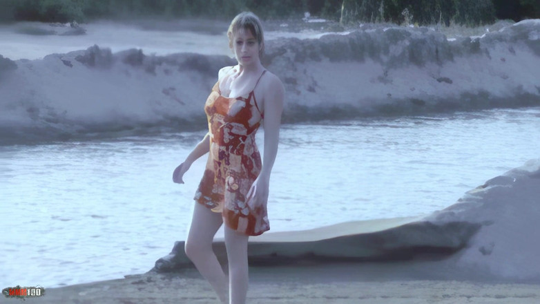 MMM100: 티그라: 바다에서 옷을 벗고 완전히 알몸으로 끝나는 예쁜 금발 티그라의 감각적인 스트립쇼