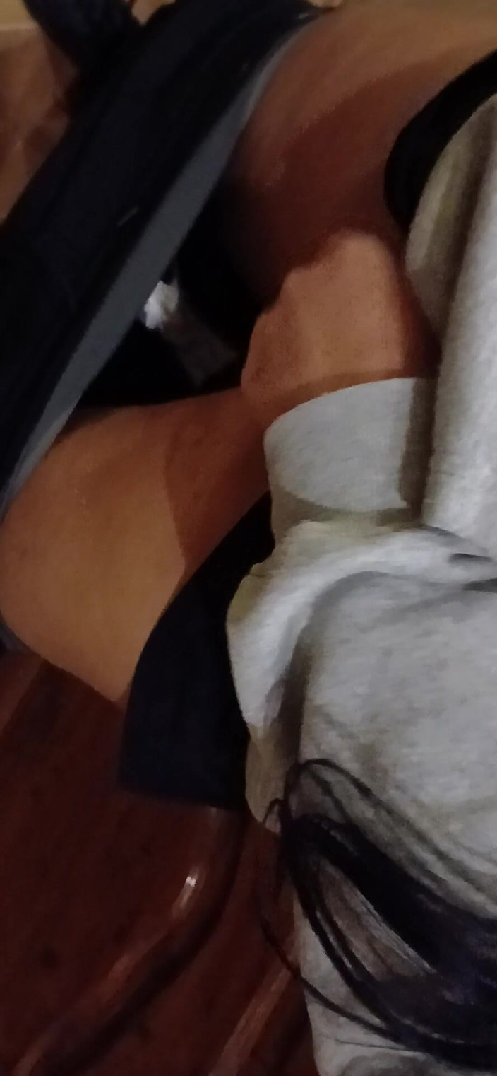 Lesbian-candys: Ne masturbăm riscant în holul Universității