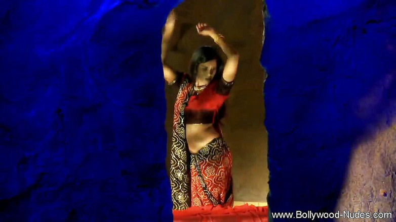 Bollywood Nudes: Dia cantik apabila dia menari