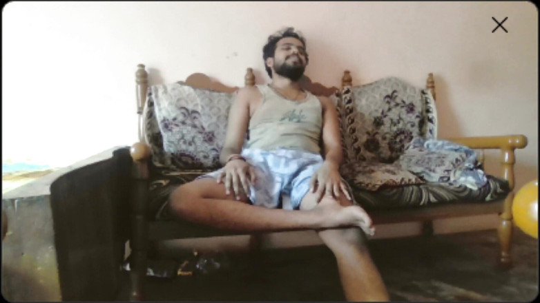 IsmaatDeva: Ismaatdeva感受热辣的浪漫音乐浪漫。