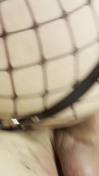 Orgasme féminin 3 fois pendant une gorge profonde