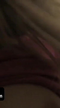 La hermanastra se vuelve loca mientras monta mi polla