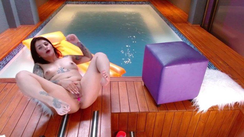 Tamara Russo: Hands, squirt, clit, water, and pleasure