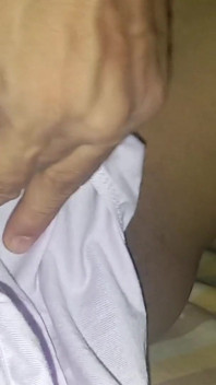 我的德西妻子甚至不让我上床。我正在舔一个性感的印度乡村妻子的阴户