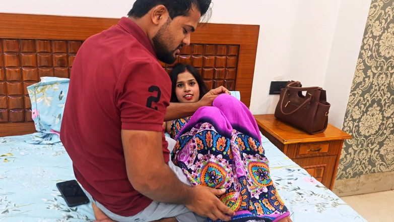 Londamaal123: भारतीय देसी पति बड़े लंड द्वारा चुदाई के लिए अपनी पत्नी को बुला रहा है