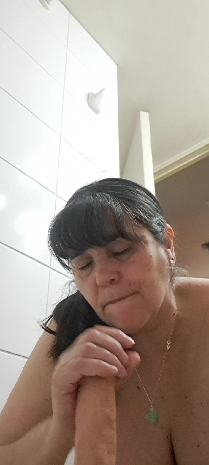 Mommy big hairy pussy: Mammy-style 자지 빨기