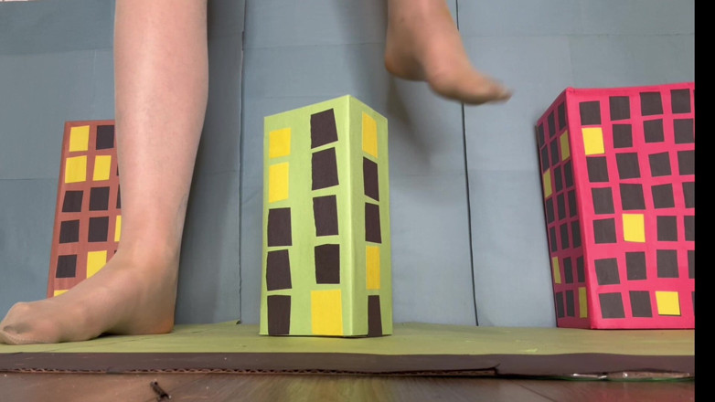 Peppermint Giantess: Asystent burmistrzów Giantess niszczy miasto