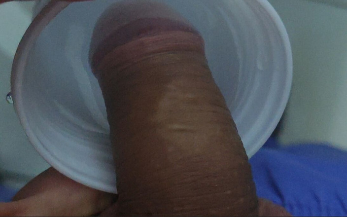 Straight Daddy Club: Domácí metoda pro zmrazení penisu