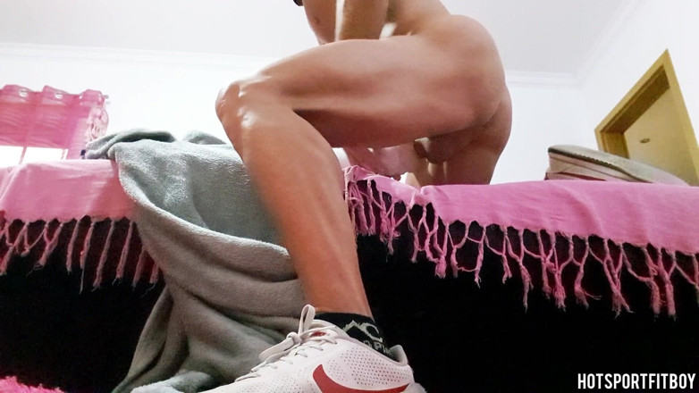 Hotsportfitboy: Hotsportfitboy ينيك Fleshlight مباشرة: كوك كبير صلب وأنين عالي
