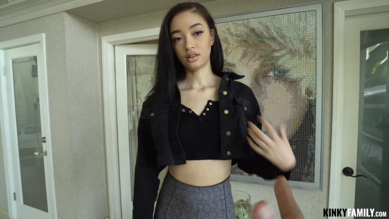 Kinky Family: Fucking stepsis before a party