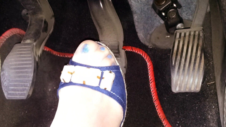 Nyllady: Conducere și Revvig în Blue Wedges pe picioarele mele hosed