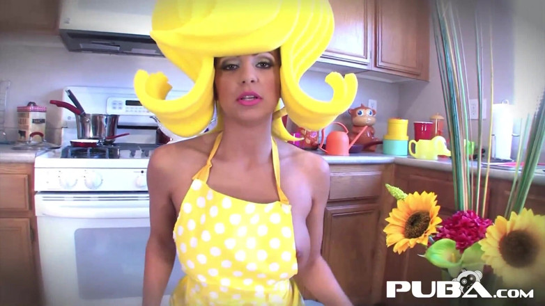 PUBA Solo: Surreal Kitchen dress up with Abigail and her giant cucumber