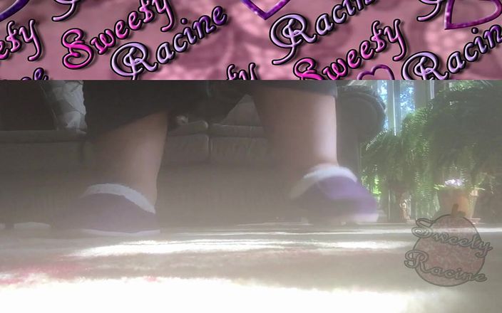 Sweety Racine: Riesige sSBBW-füße gehen