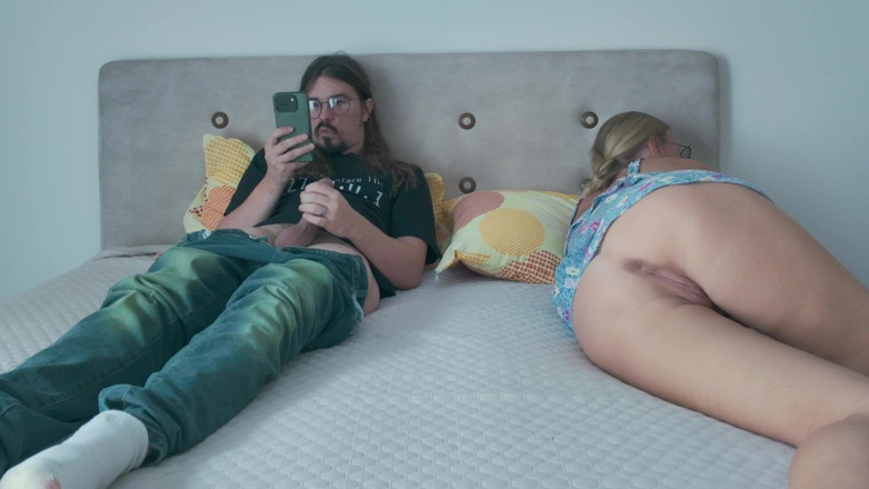 Michele Nolimi: Quick Sex Stepmother and Her Stepson Who Share a Bed