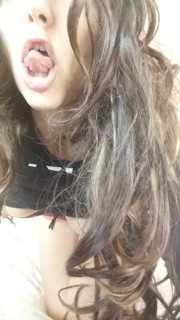 savannahamatoriale: Sexy Camshow with an Horny Camgirl with Lovely Accent