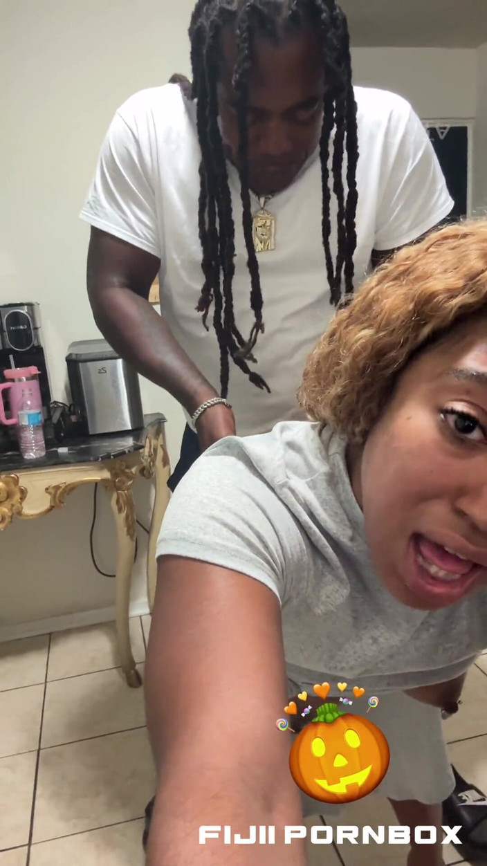 Fijii pornbox: Tôi phát hiện ra bạn cùng phòng đại học của tôi...