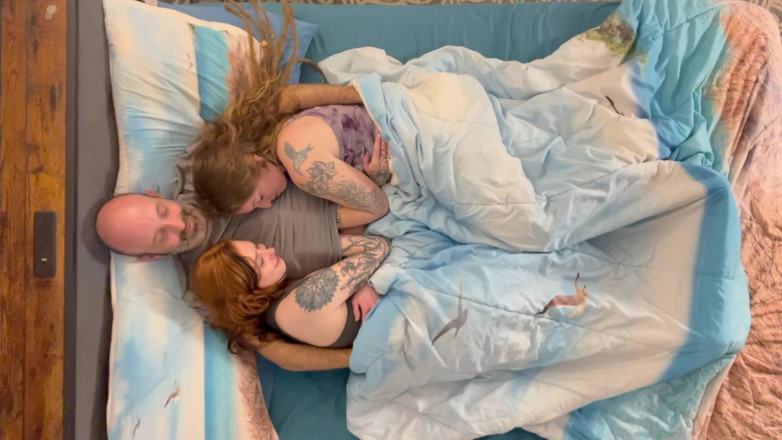 Island Boy Vids: Babz &amp; Cherry Prieteni cu beneficii de înălțare