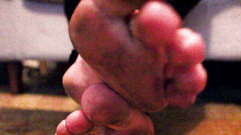 Campsissyboi: 내 더러운 발을 핥아