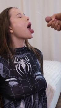 Kate Kuray = Spider Girl