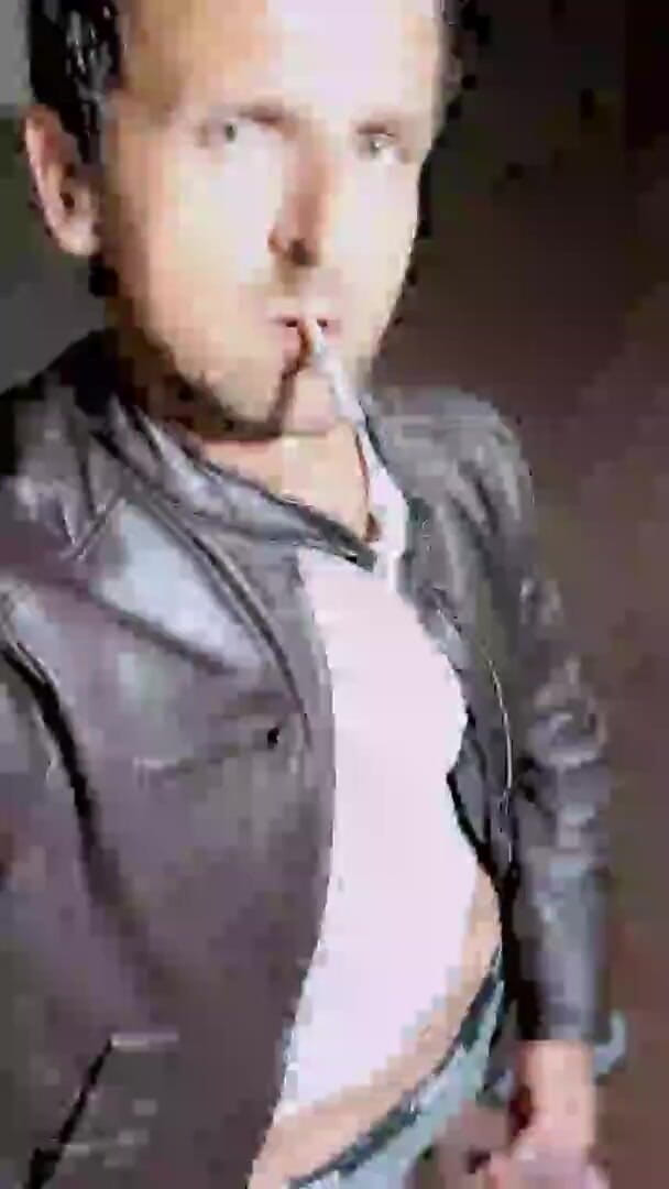 Slutboyben: Slutboyben cam4 性感手电筒暴露者在公共场合