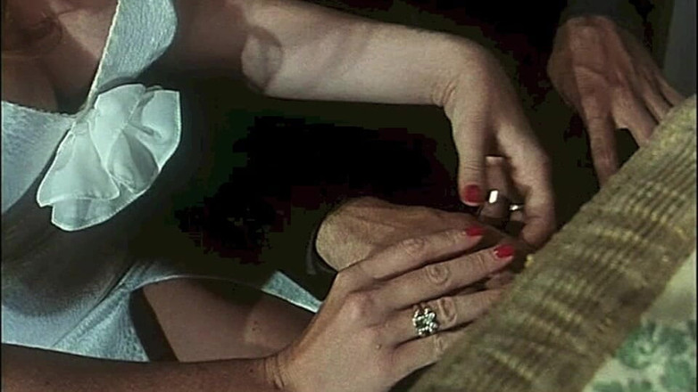 Inhonorof porn: At Moana Pozzi's Club Pussy for Everyone