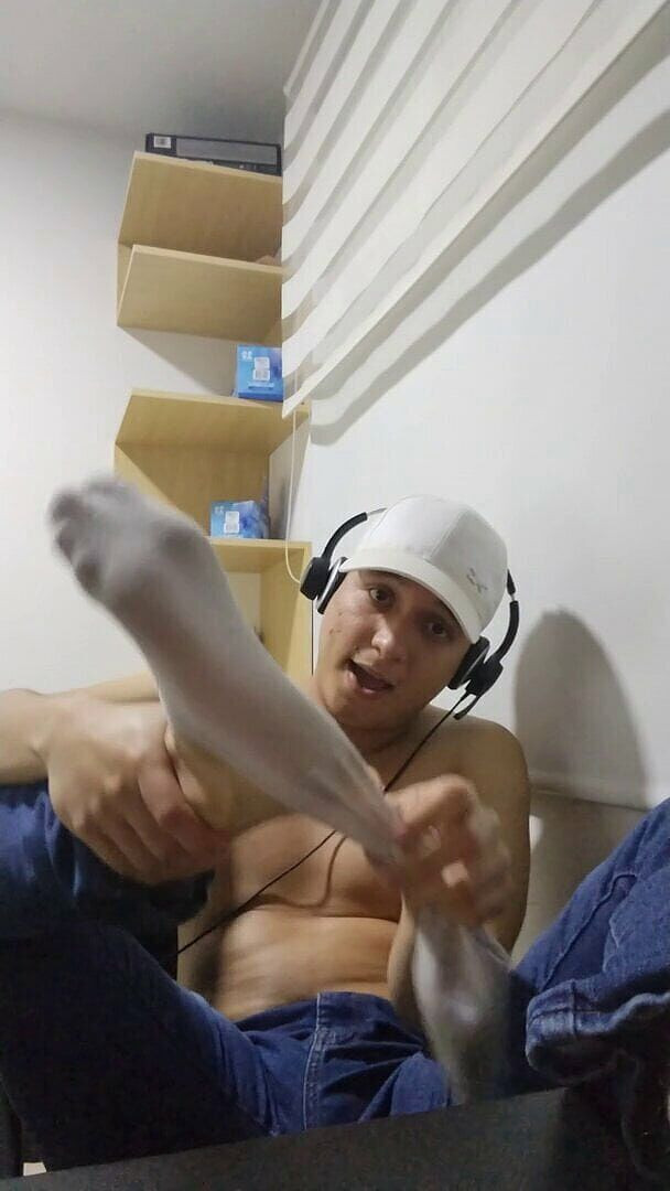 Tomas Styl: Cewek semok latino dengan kaki jenjur