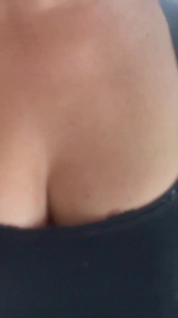 Bouncy büyük memeli ateşli evli kadın