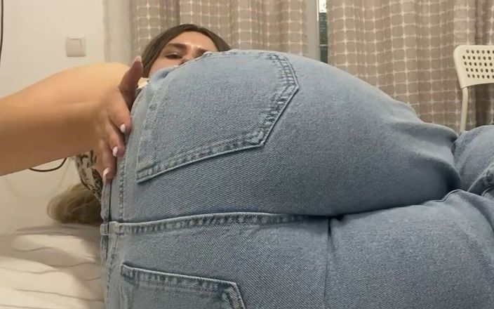 NipsAndStrips: Peidando em meu novo jeans azul apertado