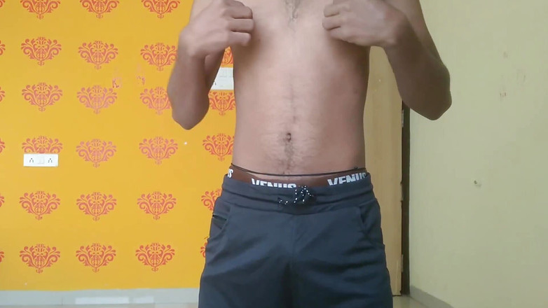 PWeggto wav: 火辣印度大学男孩大鸡巴。