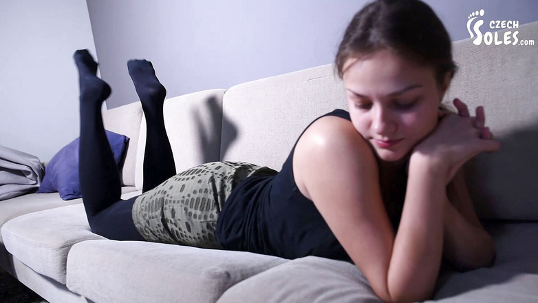 Czech Soles - foot fetish content: 여친 Megan의 착한 팬티 스타킹 서프라이즈