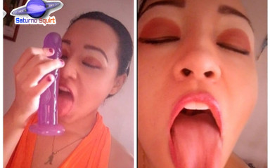 Saturno Squirt: Cewek semok latina dengan toket besar menggoda gurunya di vdeo...