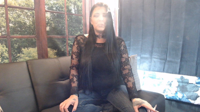 Abby Anna: 朝の目覚めの煙の奴隷