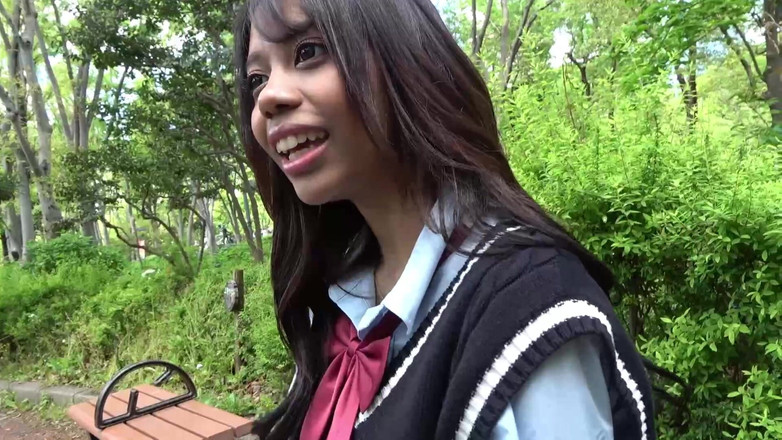 Raptor Inc: Gangro G-cup halbmädchen rose