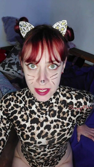 Tu Gauchita Argentina: Застенчивый Fxx сексуальный котенок играет с твоей любимой крошкой