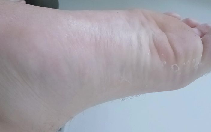 amateurbrazilian: Ich liebe meinen roten tanga- höschen in den arsch gespritzt